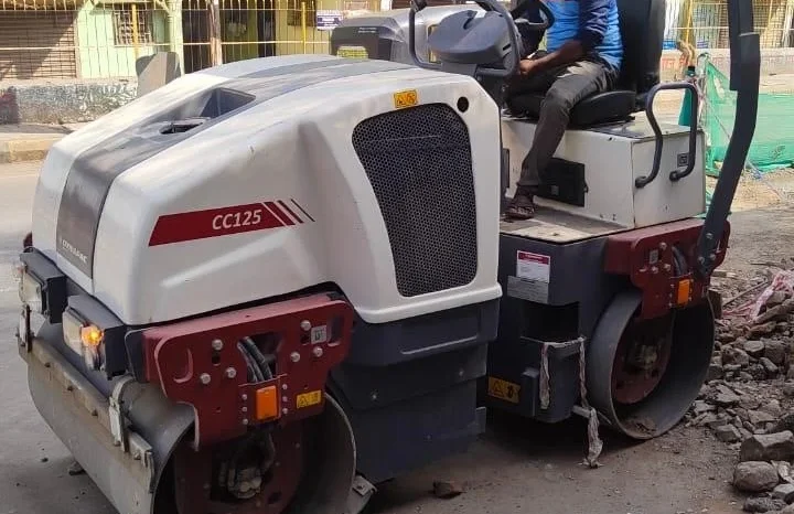 
								Vibrocompactador Dynapac CC125 año 2026 horas 4 nuevo peso6613.87 LB completo									