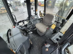 Bulldozer Caterpillar D6T XL año 2017 horas 7600 aprox.