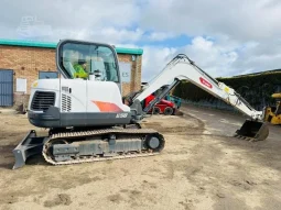 
										Exc. Bobcat E58 horas 4659 año 2018 completo									